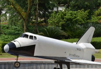 飛機(jī)雕塑-公園游樂(lè)場(chǎng)玻璃鋼仿真飛機(jī)模型雕塑