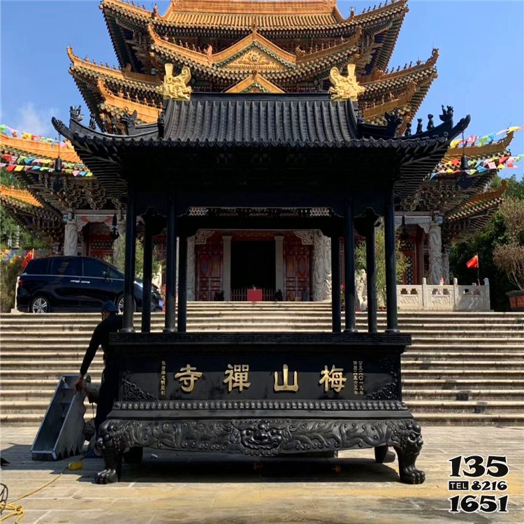 香爐雕塑-景區(qū)寺廟大型不銹鋼仿銅香火香爐雕塑高清圖片