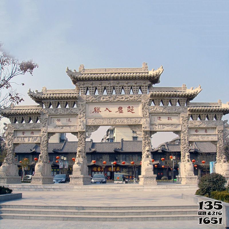 牌坊雕塑-大型古鎮(zhèn)景區(qū)仿古青石浮雕五門樓牌坊高清圖片