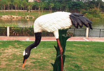 仙鶴雕塑-景區(qū)創(chuàng)意玻璃鋼仿真動物鶴雕塑