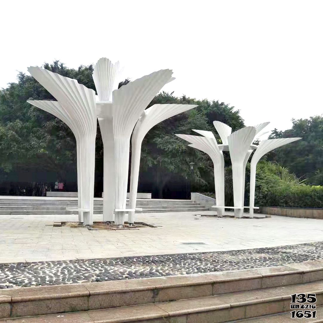 涼亭雕塑-廣場(chǎng)公園玻璃鋼扇形創(chuàng)意休閑區(qū)涼亭高清圖片