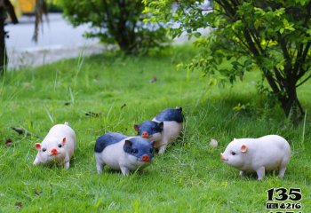 豬雕塑-動物園四小只呆萌玻璃鋼豬雕塑