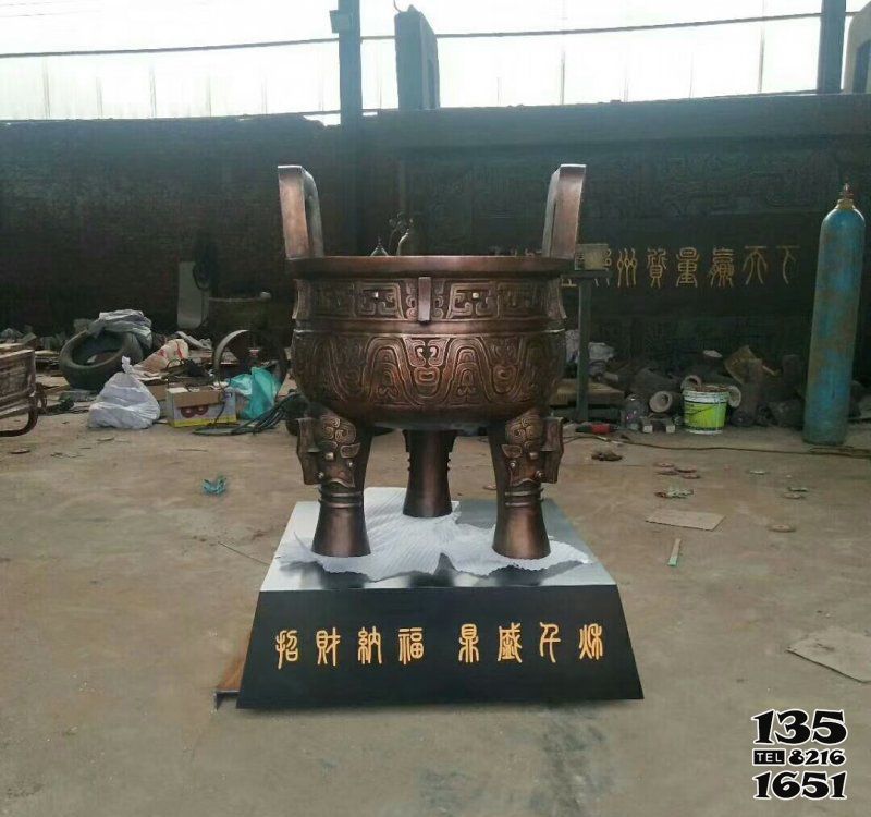 鼎雕塑-古代寺廟祠堂祭祀上香銅雕鼎雕塑高清圖片