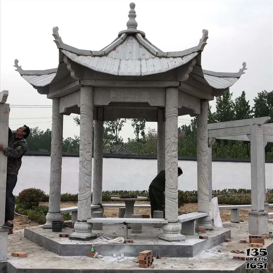 涼亭雕塑-公園庭院擺放仿古建筑六角雕刻長(zhǎng)廊休閑涼亭高清圖片