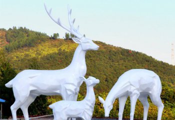 梅花鹿雕塑-玻璃鋼公園一家三口戶(hù)外玩耍的梅花鹿雕塑