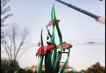 鯉魚(yú)雕塑-公園里擺放的水草里的不銹鋼創(chuàng)意鯉魚(yú)雕塑