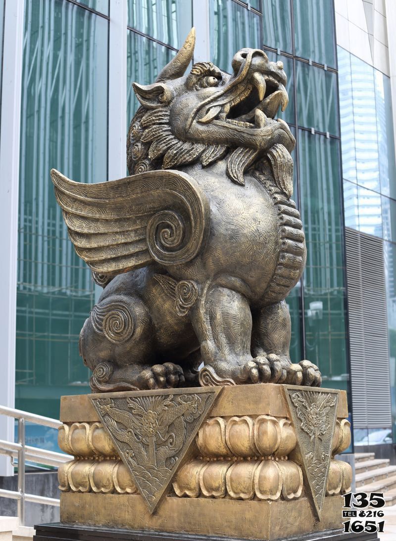 獨(dú)角獸雕塑-大型機(jī)構(gòu)門(mén)口擺放的玻璃鋼創(chuàng)意獨(dú)角獸雕塑高清圖片