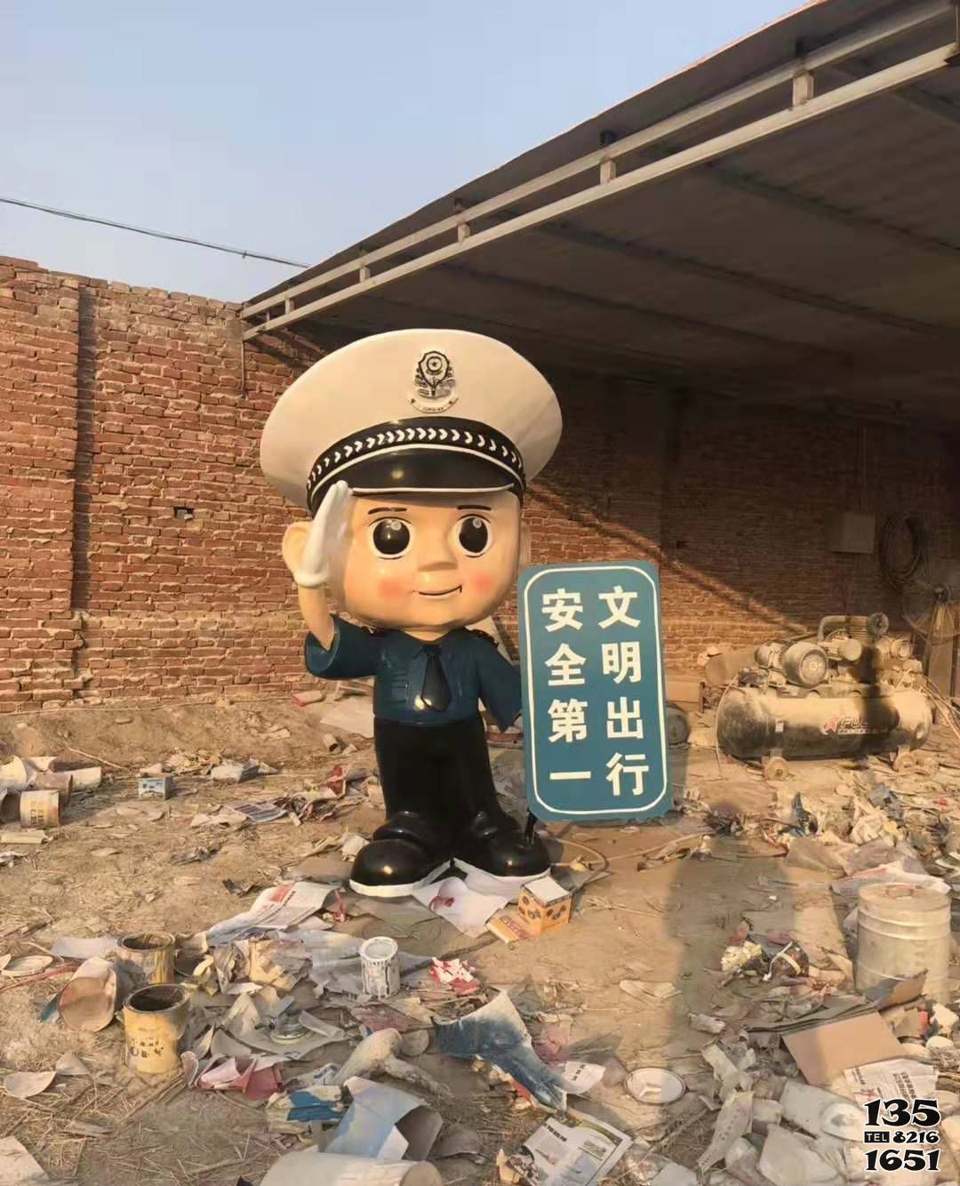 警察雕塑-玻璃鋼卡通公園廣場安全警示語雕塑景觀警察雕塑高清圖片