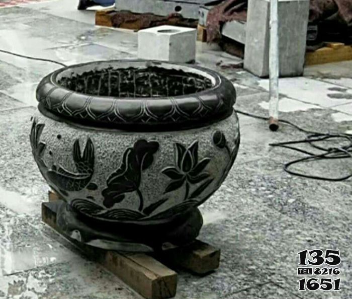 缸雕塑-仿古招財(cái)水缸石雕荷花雕塑