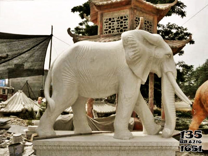 大象雕塑-寺廟庭院石雕創(chuàng)意大型戶外園林景觀裝飾品大象雕塑高清圖片