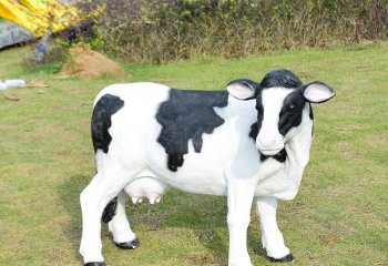 牛雕塑-動(dòng)物園一只大號(hào)玻璃鋼牛雕塑