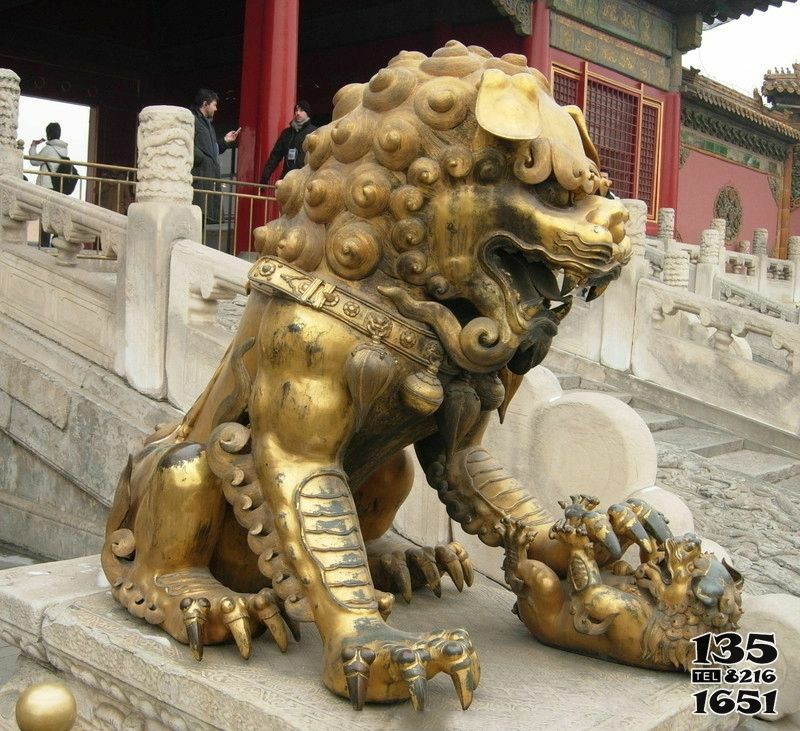 獅子雕塑-庭院創(chuàng)意不銹鋼獅子雕塑高清圖片