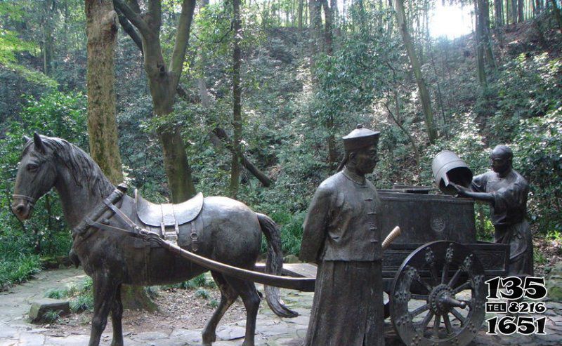 馬車雕塑-景區(qū)商業(yè)街擺放做舊仿古兒童打水青銅馬車雕塑高清圖片