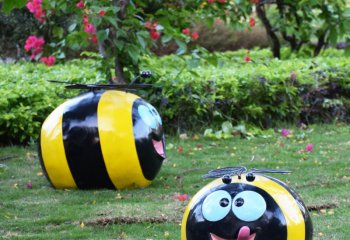 蜜蜂雕塑-幼兒園園區(qū)吐舌頭玻璃鋼蜜蜂雕塑