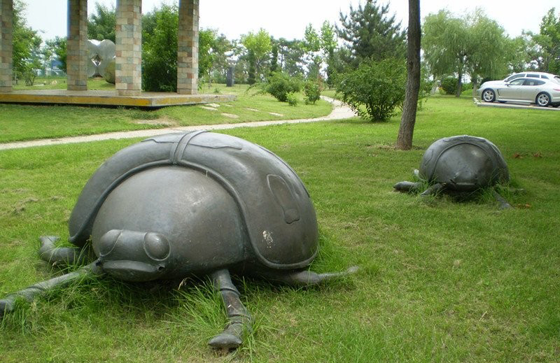 銅雕七星瓢蟲公園動物雕塑-七星瓢蟲銅雕公園小區(qū)動物雕塑高清圖片